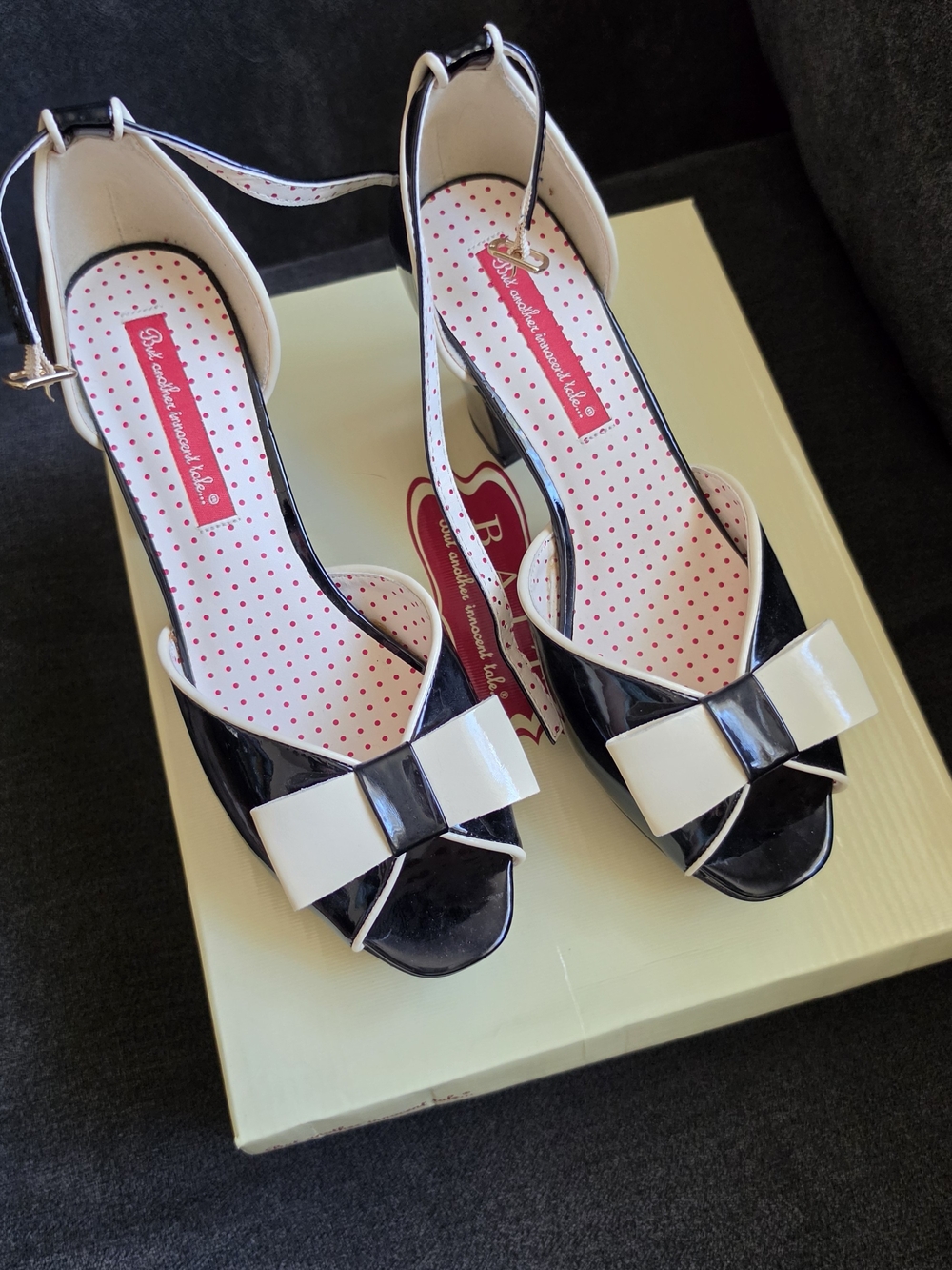 BAIT Black and White Bow Peep-Toe Slingback Heels Size 9